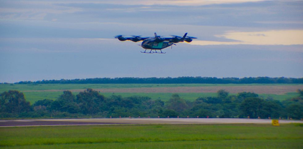 Voo inaugural do carro voador Eve, da Embraer, "leva na bagagem" a valorização das ações