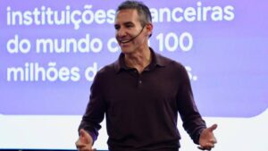 Internacionalização, licença bancária e "grande erro": o que pensa David Vélez, do Nubank
