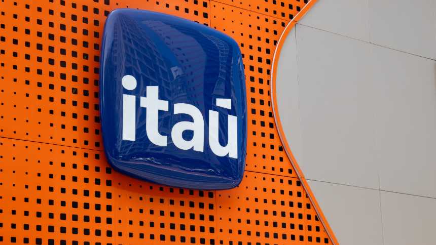 Itaú bate R$ 46,8 bilhões de lucro anual e atinge o maior resultado da história de um banco brasileiro