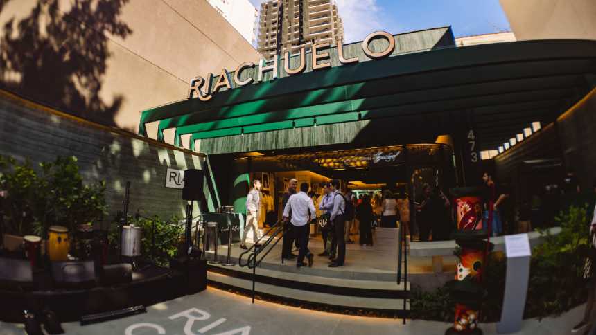 Dona da Riachuelo "estampa" mais um trimestre de números recordes