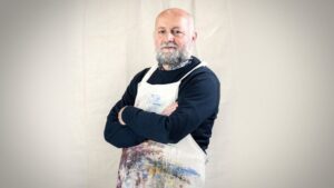 O frade franciscano Sidival Fila voltou à arte, sem abandonar a fé