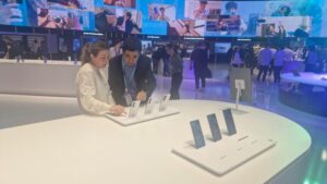 Pílulas do MWC: na guerra comercial, cautela e caldo de galinha; nos negócios, a surpresa da Samsung