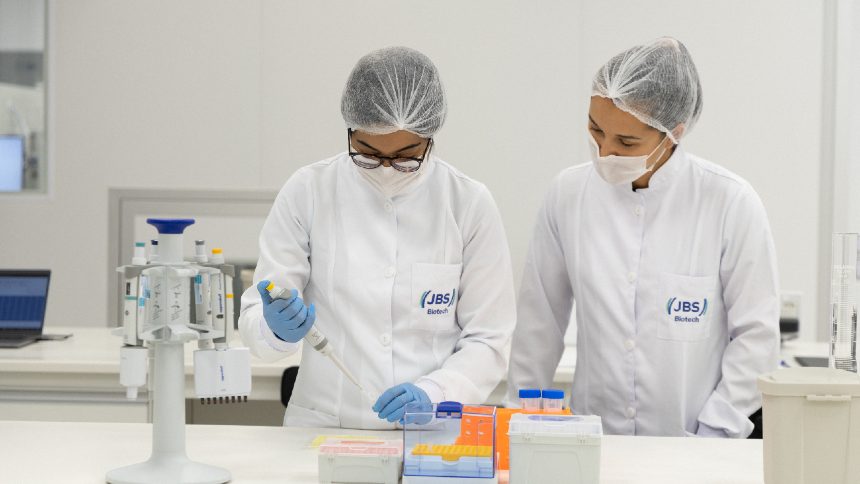 JBS inaugura centro de biotecnologia para avançar no mundo das super proteínas