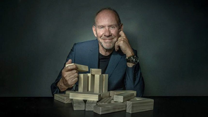 Ricardo Semler quer, agora, "virar a mesa" do ensino