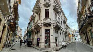 Dolarização avança em Cuba e redesenha a economia informal da ilha