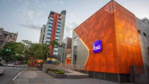 Itaú "sobe o sarrafo", lucrar R$ 12,3 bilhões e entrega mais um trimestre sem sustos