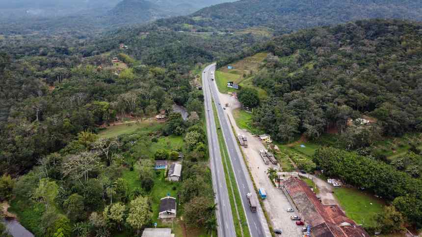 A BR-277, que liga Foz do Iguaçu ao Porto de Paranaguá, será um dos focos do projeto